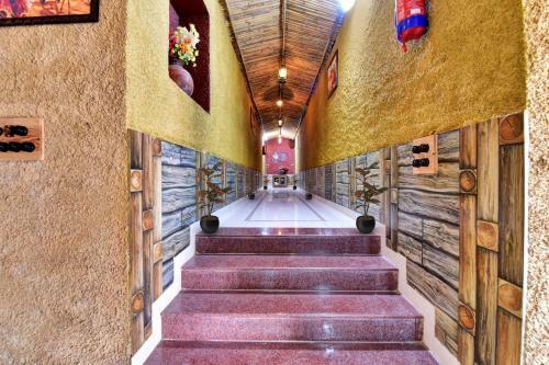 Hotel Collection O 91653 Garg Keshariya Residency