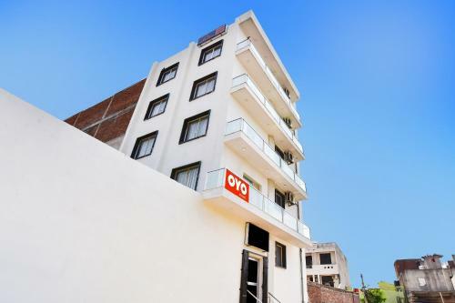 Oyo 91763 Hotel Midiyan Palace