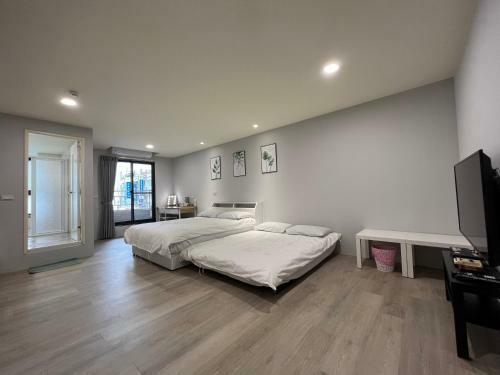 Fengyuan Green Self B&B