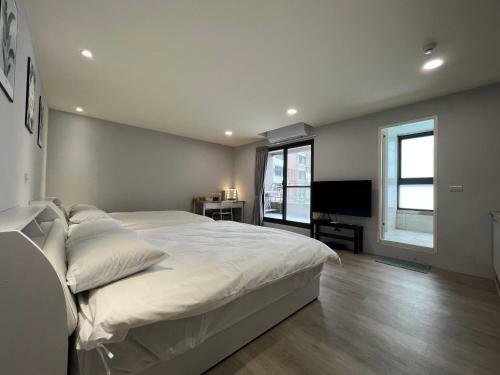 Fengyuan Green Self B&B
