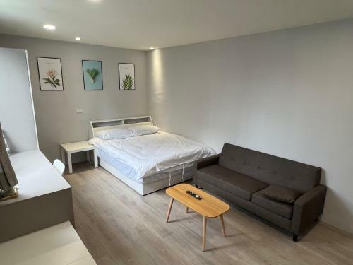 Fengyuan Green Self B&B