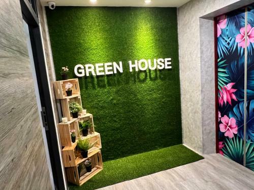Fengyuan Green Self B&B