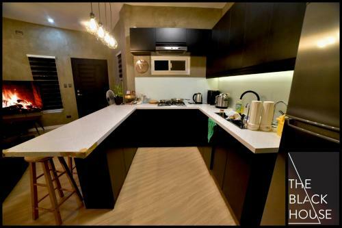 Villa The Black House