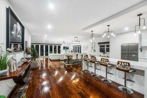 Maidens Rest - Luxury Riverfront Adults Retreat