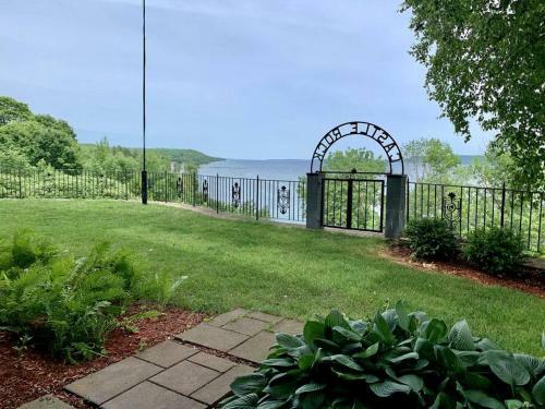 Apartamento Cliffside Luxury Water View Suite