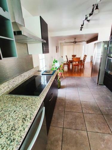 Entire Home King Size 3b 2ba