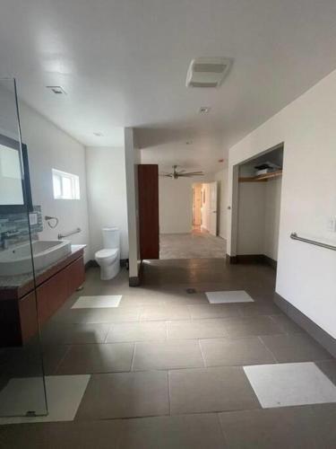 Entire Home King Size 3b 2ba