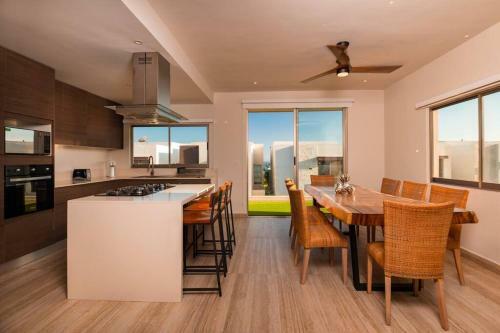 Villa 3br Casa, Pool/gym, 3 Min From Downtown Cabo