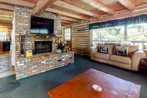 Between The Pines Log Cabin