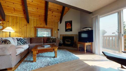 Mammoth View Villas