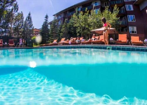 Juniper #351 -end Unit With Mountainside Views! Pool, Spas, Gym!