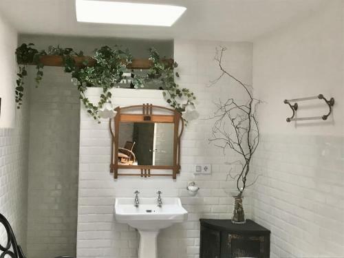 La Casona Del T�o Pedro