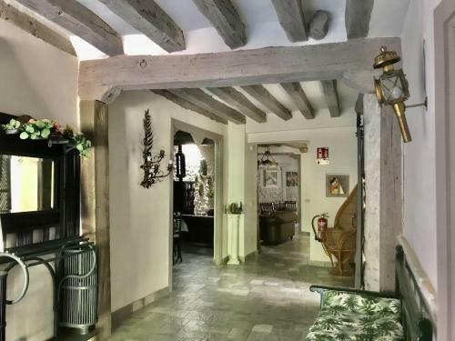 La Casona Del T�o Pedro