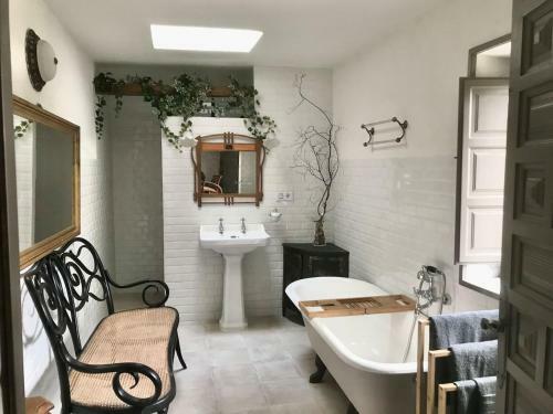 La Casona Del T�o Pedro