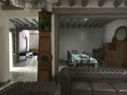La Casona Del T�o Pedro