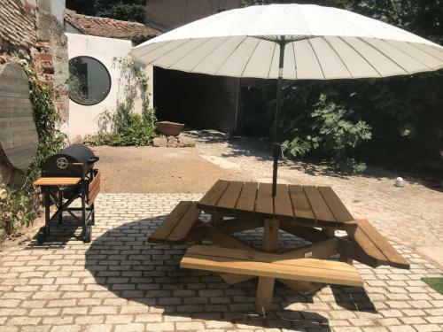 La Casona Del T�o Pedro
