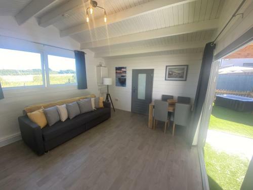 Station Lodge 1 Bedroom Sleeps 2plus2