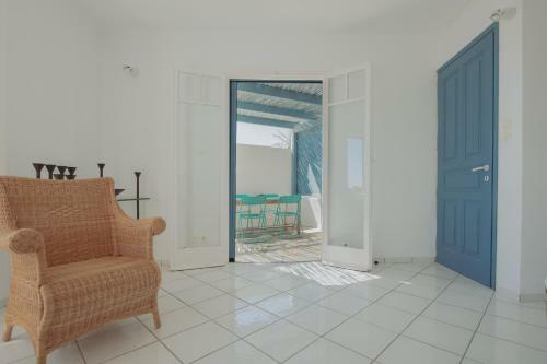 Sea-view House With Private Beach, Sounio