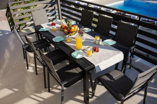 Holiday Home Ivana - Private Pool