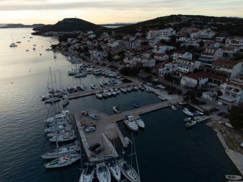 Bed & Breakfast Irene Suite Tisno