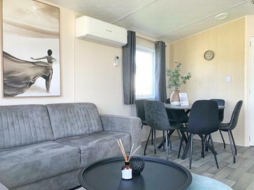 Chalet 577 Op Recreatiepark De Wielen