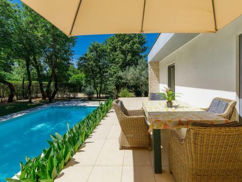 Holiday Home Villa Frleti