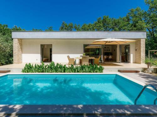 Holiday Home Villa Frleti
