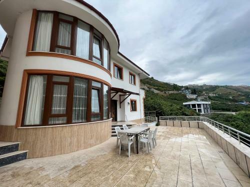 Sera Lake Villa