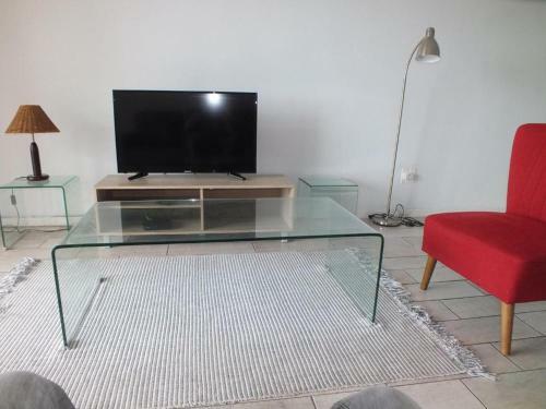 Dolphins View - Beach Apartment