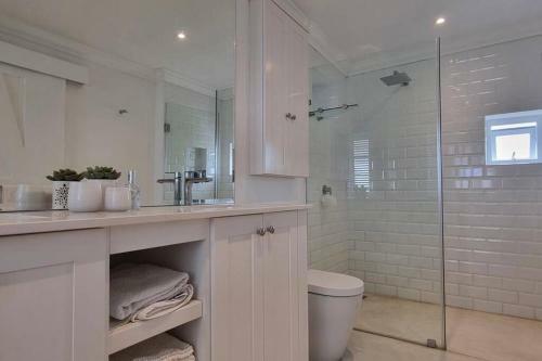 Struisbaai Beach Home With Private Swimming Pool