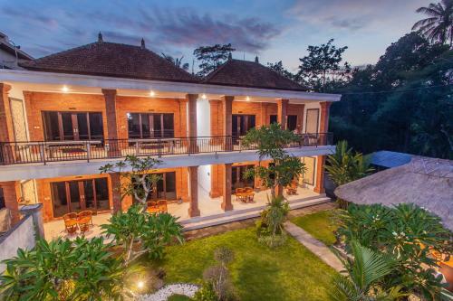 Hostal Ratna Guest House