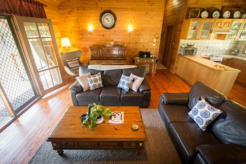 Silky Oak Cottage & Studio