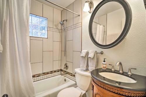 Ca�on City Casa With Spacious, Private Yard!