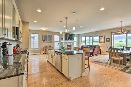 Granby Retreat With Deck, Grill And Mtn Views!