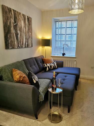 Axiom Apartment - Beautiful Stylish 2 Bed.