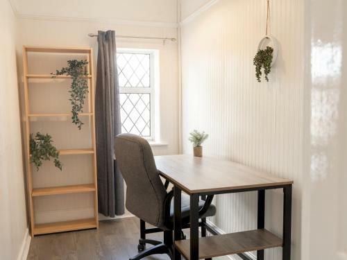 Pass The Keys Recently Updated Large Edwardian House - Sleeps 7