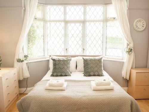 Pass The Keys Recently Updated Large Edwardian House - Sleeps 7