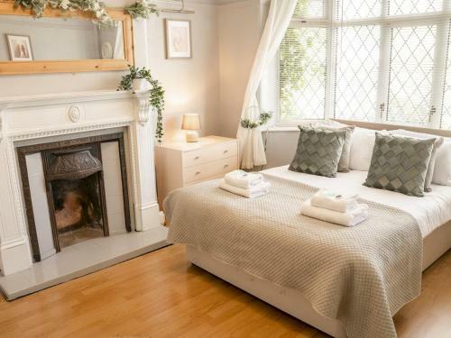 Pass The Keys Recently Updated Large Edwardian House - Sleeps 7