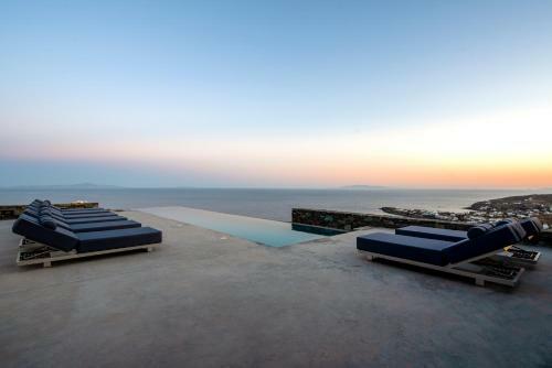 Luxury Villa With Pool And Sea View