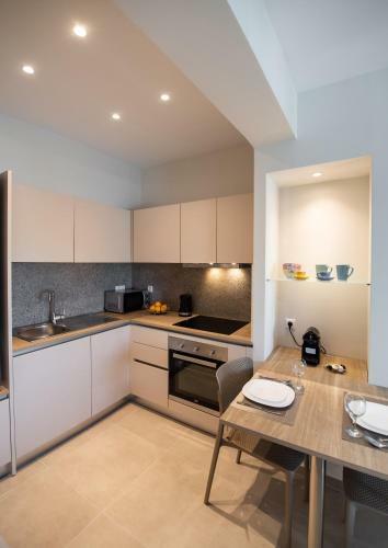 Deluxe Olga Apartments B