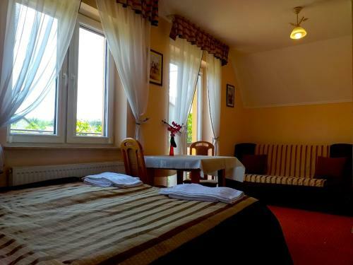 Hostal Pokoje Go?ciniec Prz W?wozach