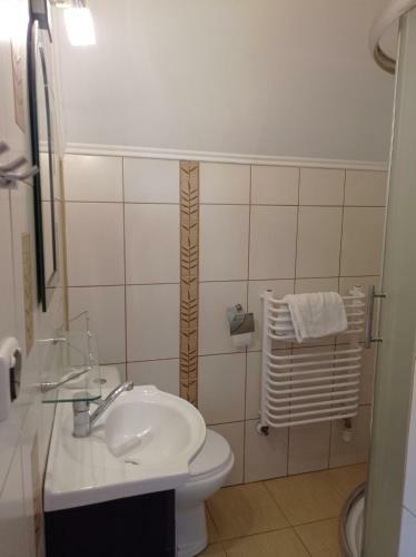 Hostal Pokoje Go?ciniec Prz W?wozach