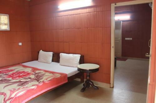 Hotel Staymaker Nikhara Garden