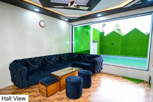 Friends Villa