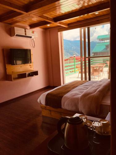 Hotel Vista Resort-centrally Heated & Air Cooled