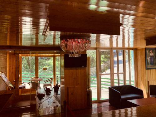 Hotel Vista Resort-centrally Heated & Air Cooled