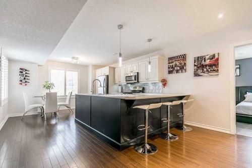 Apartamento Two-bdm Lower Unit Apt In Alcona, Innisfil, On