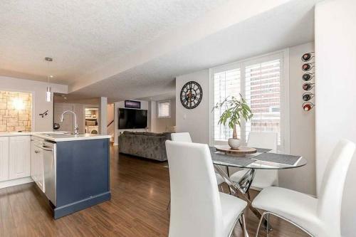 Apartamento Two-bdm Lower Unit Apt In Alcona, Innisfil, On