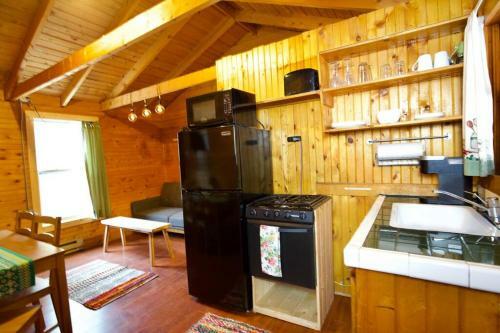The Sunflower Cabin With Mountain Views