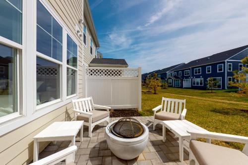 Bayside Resort -21408 Sweetwater Square